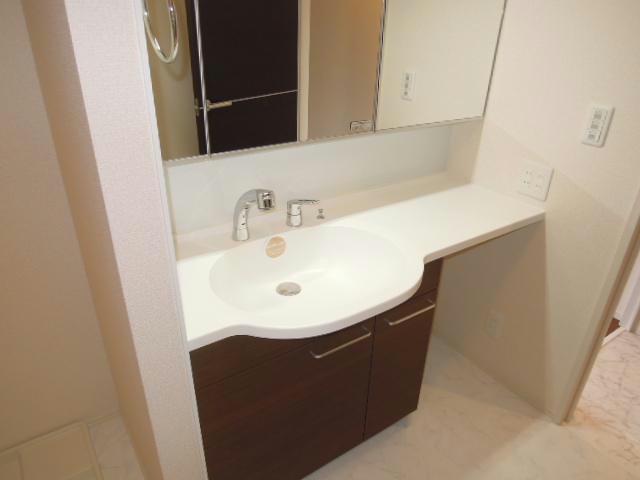 洗面設備　他号室の写真になります。