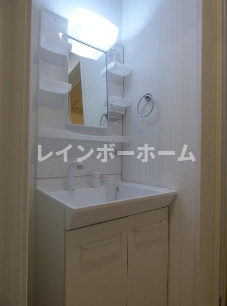 洗面設備　忙しい朝には欠かせない洗面所です