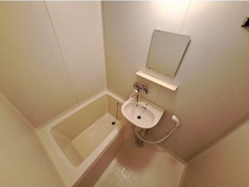 バス・シャワールーム　図面と現状に相違がある場合には現状を優先