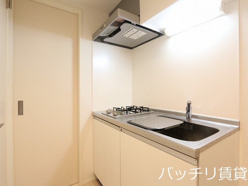 キッチン　画像は別号室タイプの為、現状を優先致します。
