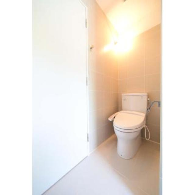 トイレ　※写真は同タイプ住戸です。