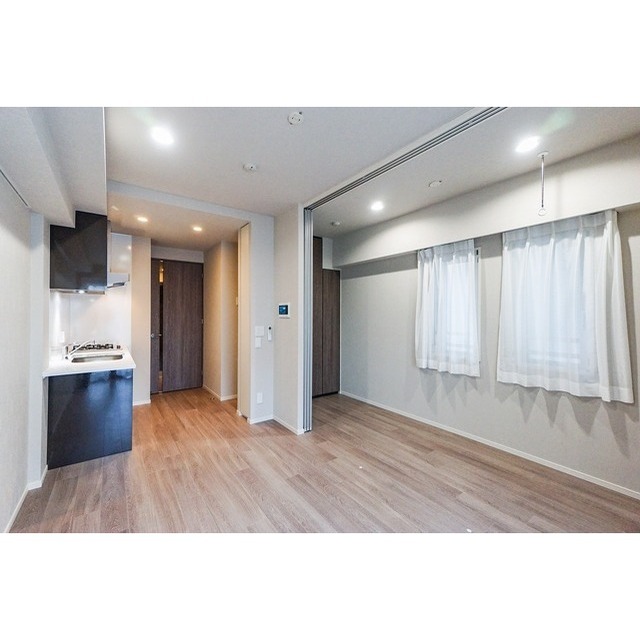 居室・リビング　※別部屋の参考写真です。