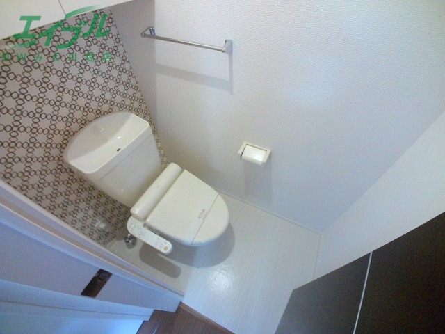 トイレ　同物件別室反転タイプ画像