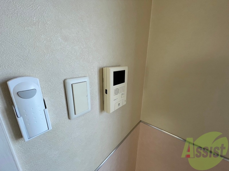 セキュリティ　ＴＶモニター付インターホンです。来客者の顔が見えるので安心！