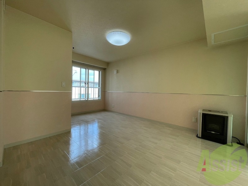 居室・リビング　広くてキレイなお部屋が広がっていて、充実した生活が送れそう。