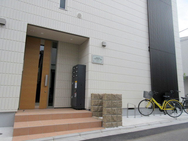 エントランス　★オートロック付きエントランス★