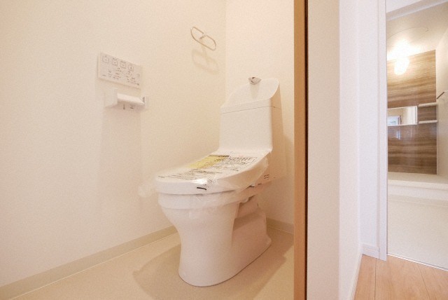 トイレ　トイレ