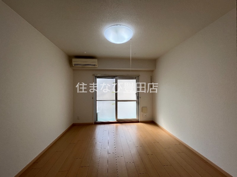 居室・リビング　同型別部屋写真