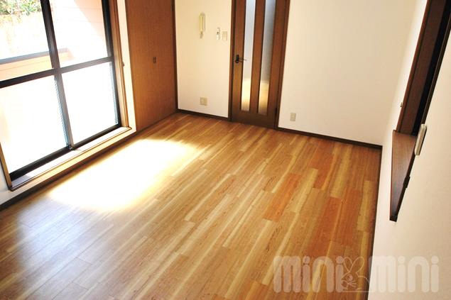 居室・リビング　１０１号の写真です