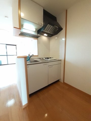 キッチン　コンパクトなキッチンで掃除もラクラク