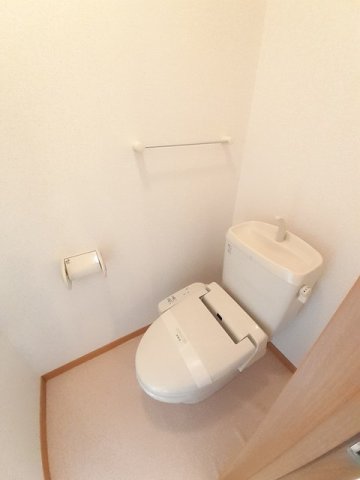 トイレ　清潔感のあるトイレです