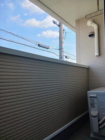 バルコニー　陽当たり良好なバルコニーです