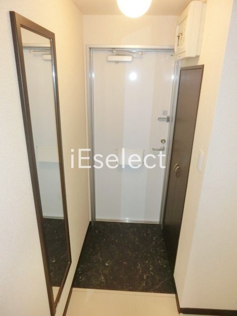 玄関　シューズボックス付きの玄関。