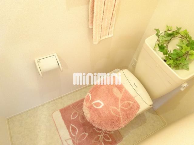 トイレ　マット等はイメージです。付いておりません。