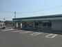 コンビニ　ファミリーマート 弘前千年三丁目店（コンビニ）まで411m