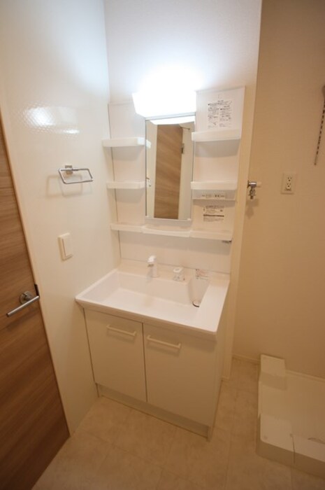 洗面設備　独立洗面台で身支度をすべて済ませてしまいましょう