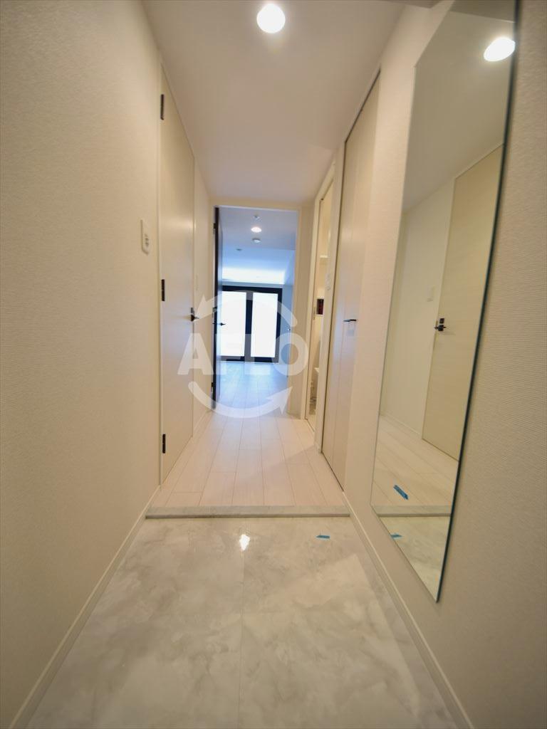 玄関　レオンコンフォート本町東III　玄関