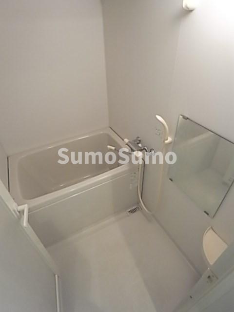 バス・シャワールーム　落ち着いた空間のお風呂です