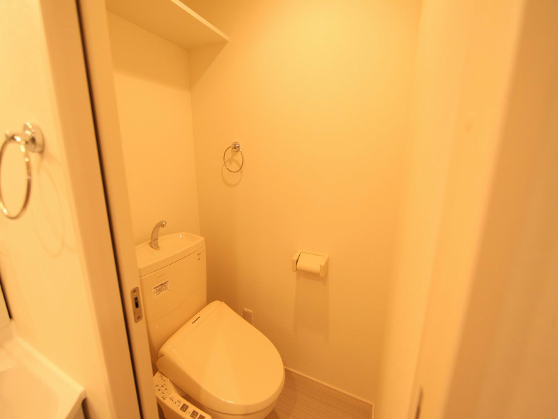 トイレ　温水洗浄暖房便座付トイレ