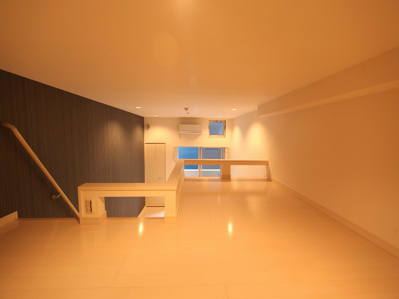 その他部屋・スペース　上段ロフト5.7帖（収納としてもお部屋としても使えます）