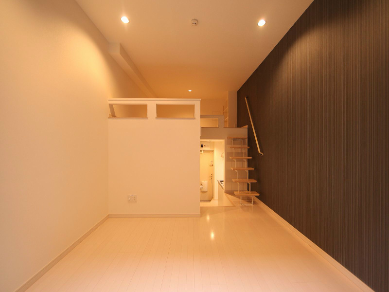 居室・リビング　洋室6.7帖　上段ロフト5.7帖（収納でも部屋でも使えます）