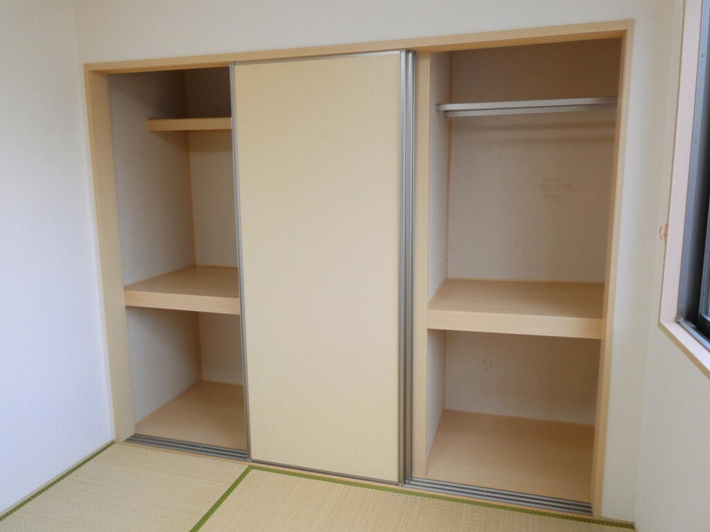 収納　写真は同アパートの別部屋を使用してあります。