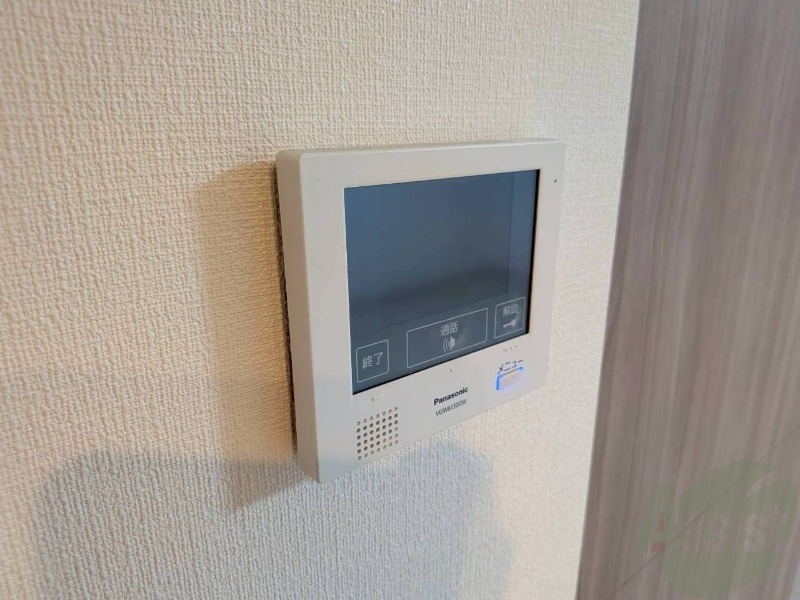 セキュリティ　ＴＶモニター付インターホンです。来客者の顔が見えるので安心！