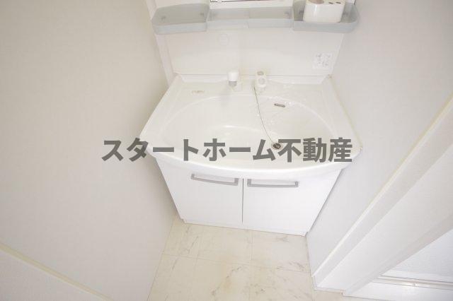 洗面設備　使いやすい洗面所です