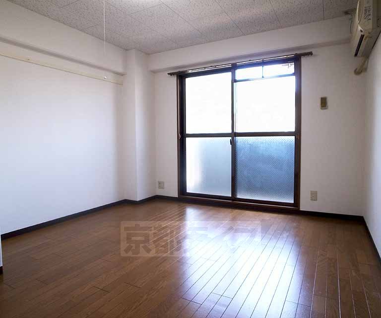 居室・リビング　日当たりの良い明るいお部屋です！