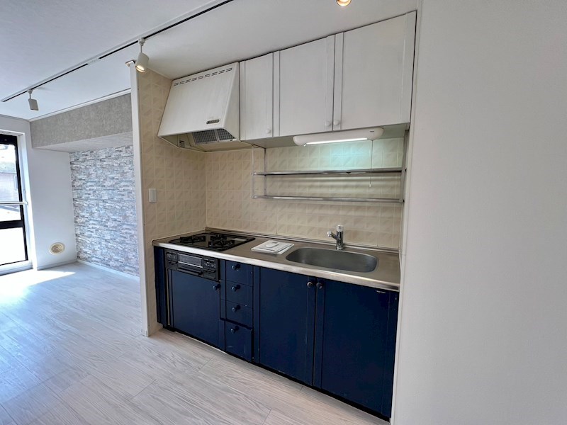 キッチン　別部屋の写真になります。