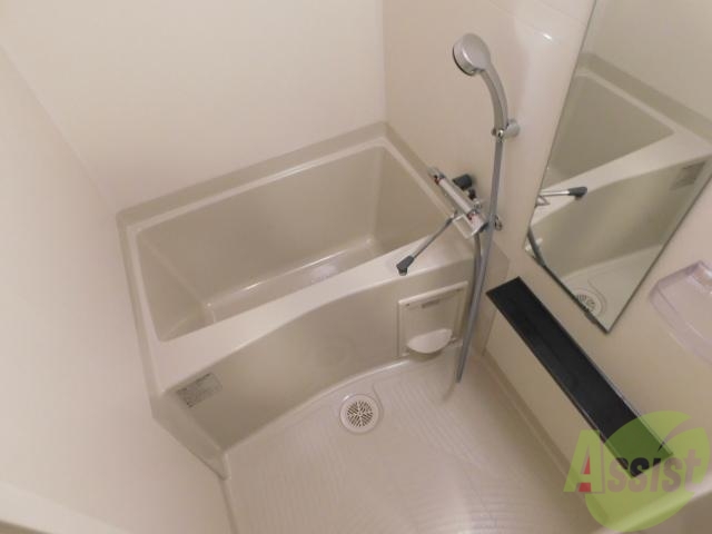 バス・シャワールーム　お湯に浸かって１日の疲れを癒やしてください