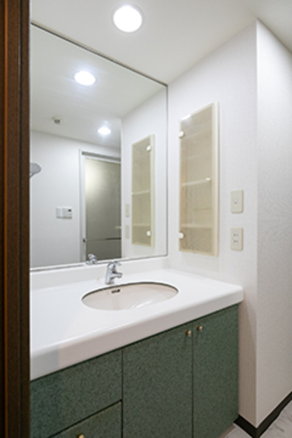 洗面設備　※写真は同タイプ住戸です。