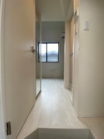 玄関　別号室イメージの為、現状を優先致します。