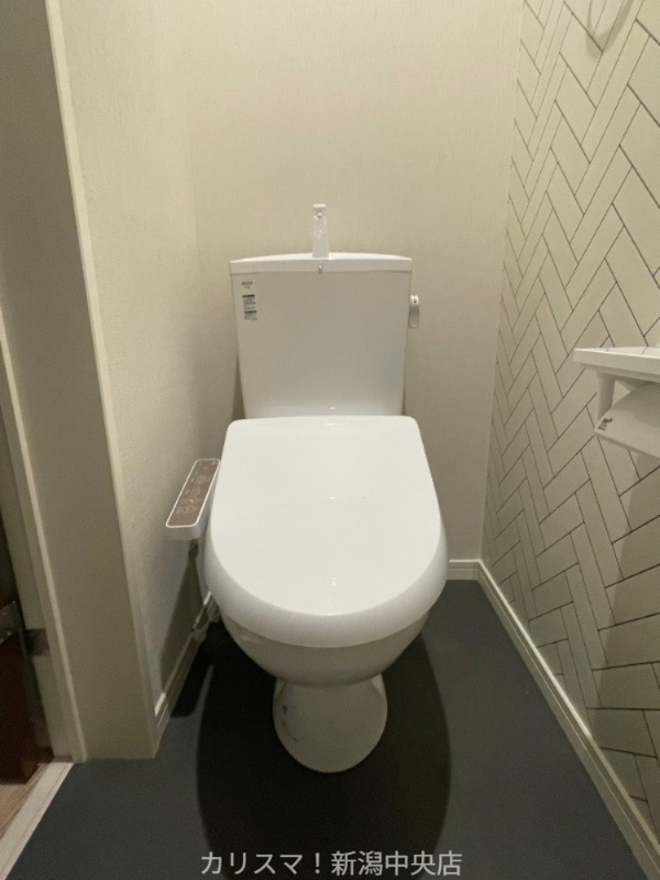 トイレ　※反転部屋参考写真