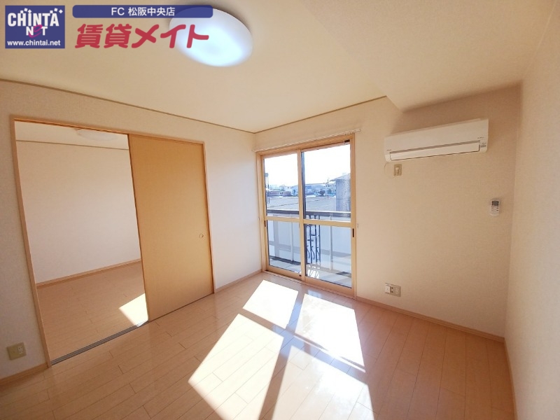 居室・リビング　同型参考写真