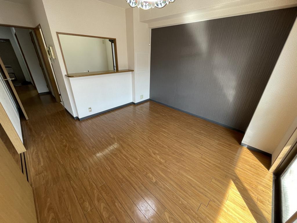 居室・リビング　※室内は現況を優先します