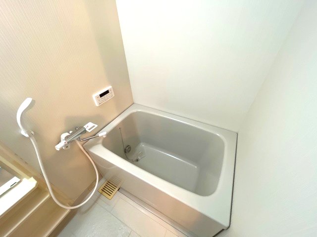 バス・シャワールーム　追い焚き機能付き浴室