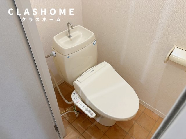 トイレ　同物件の別部屋になります。