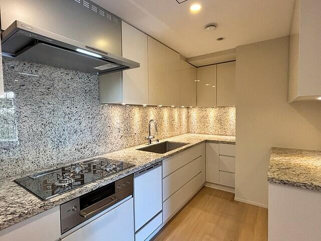 キッチン　※写真は同タイプ住戸です。