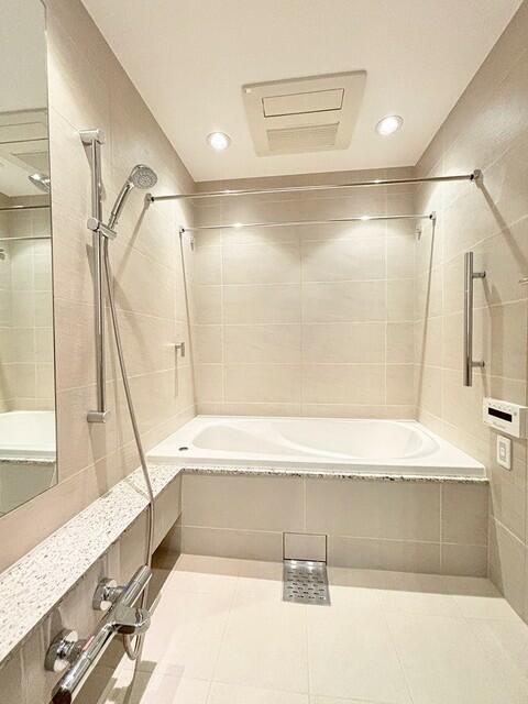 バス・シャワールーム　※写真は同タイプ住戸です。