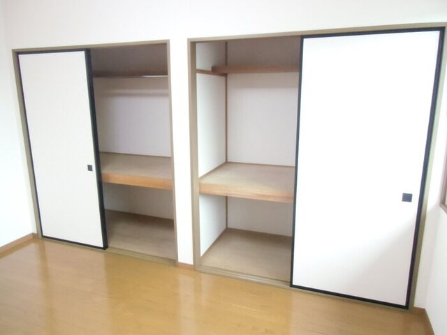 収納　洋室６帖収納