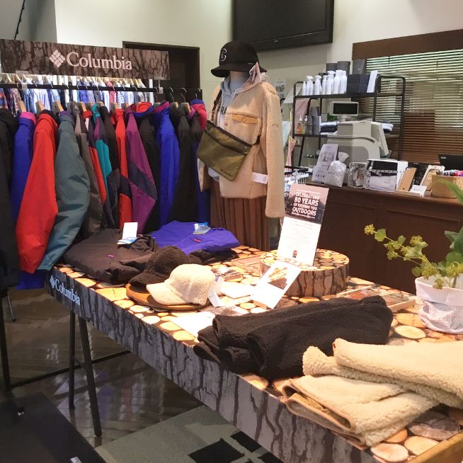 ショッピングセンター　SHIPS　Days豊洲店（ショッピングセンター）まで318m