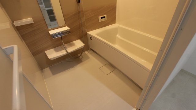 バス・シャワールーム　同物件別号室のものです。