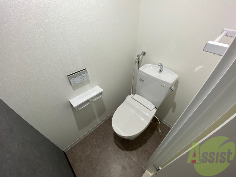 トイレ　こちらはトイレです。清潔感があり、安心して使用できます。