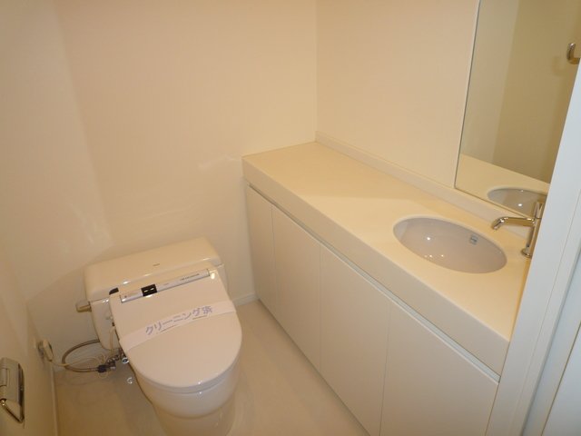 トイレ　※別部屋の参考写真です。