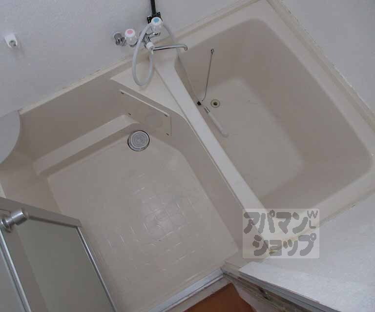 バス・シャワールーム　コンパクトなお風呂です