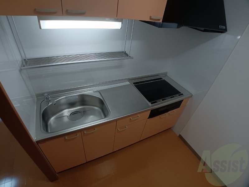 キッチン　システムキッチンで楽しくお料理できそうですね！