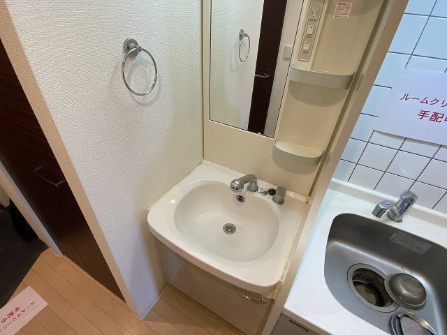 洗面設備　スペースが確保できる洗面所です