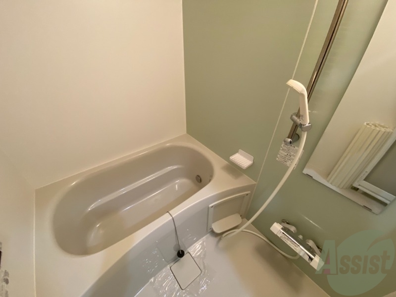 バス・シャワールーム　バスルームはこちらです。広々としてゆったり休めます。