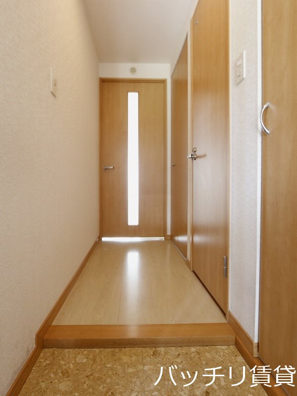 玄関　別号室の画像。現況優先